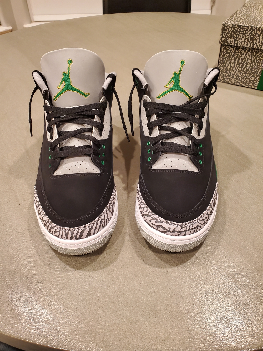 Jordan 3 Pine Green - Picture 2 of 12